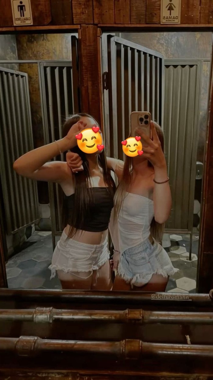 Hermanitas cachondas recién llegada a Nerja