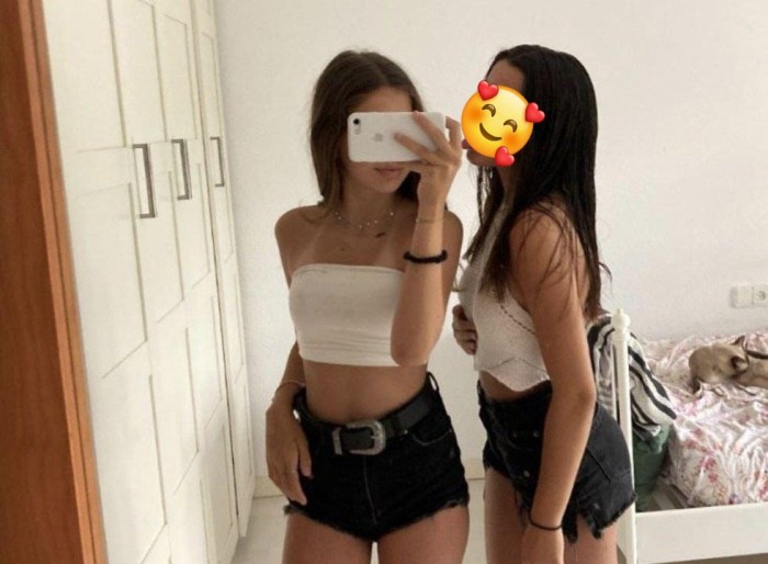 Hermanitas cachondas recién llegada a Nerja