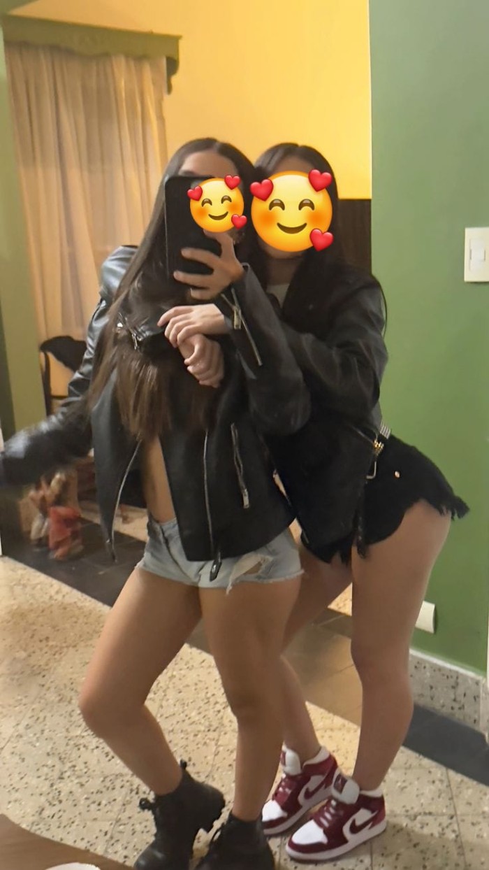 Hermanitas cachondas recién llegada a Nerja