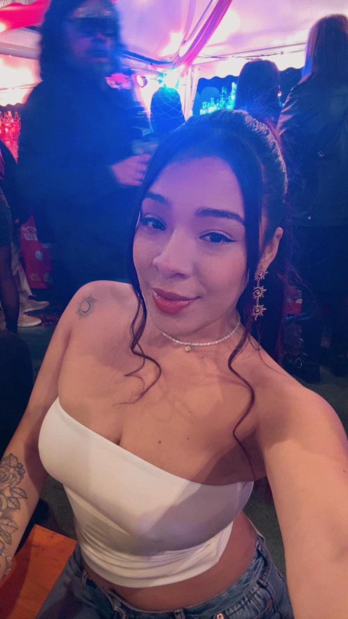 EN SANTA CRUZ DE TENERIFE CENTRO FIESTERA  DE LUJO COMETE MI  RICO COÑO