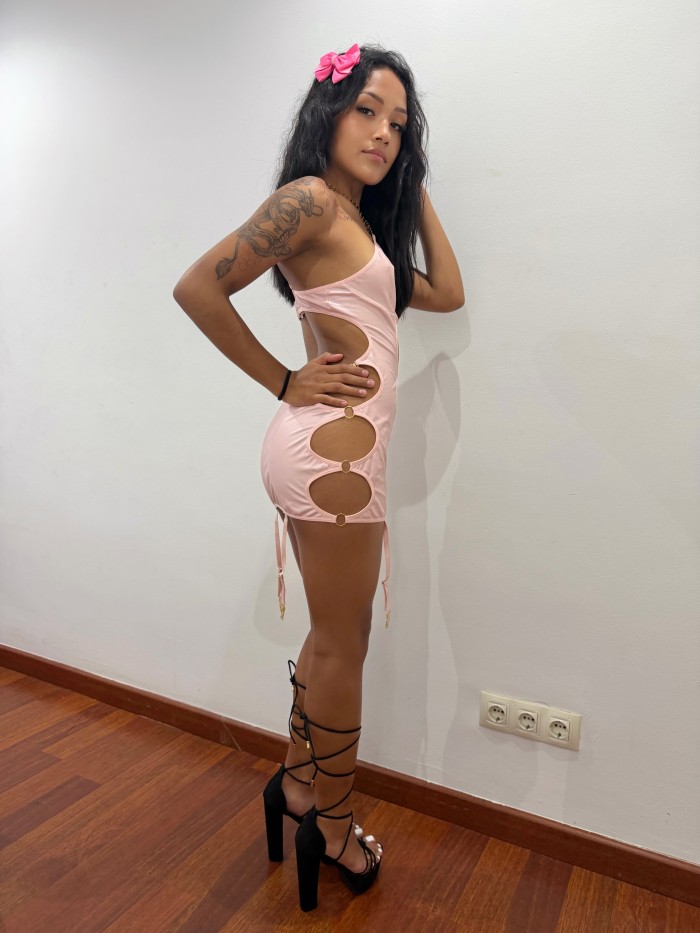 Nerea estudiante filipina 19 añitos delgadita