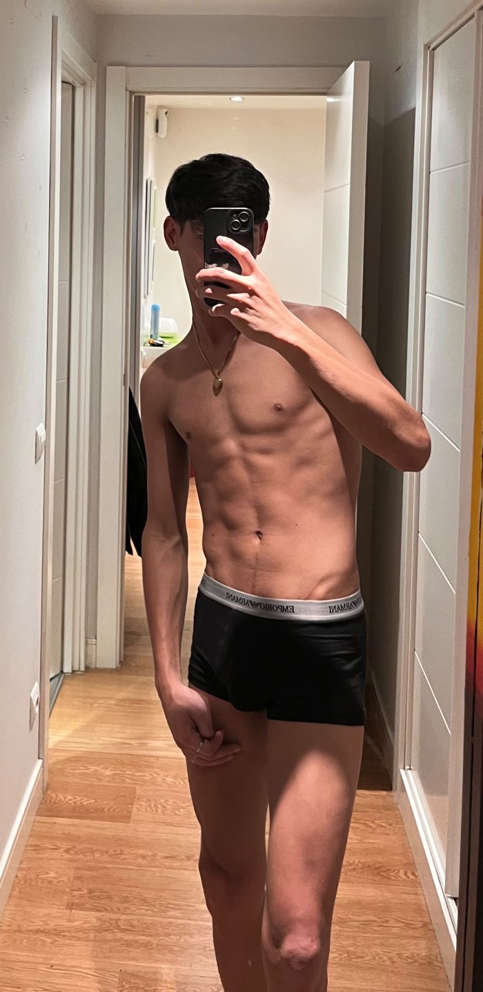 SEXY PERVERSO JOVENCITO ATRACTIVO LLENO DE FOGOSIDA EN PLAYA DEL INGLES