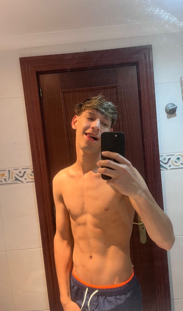 SEXY PERVERSO JOVENCITO ATRACTIVO LLENO DE FOGOSIDA EN PLAYA DEL INGLES