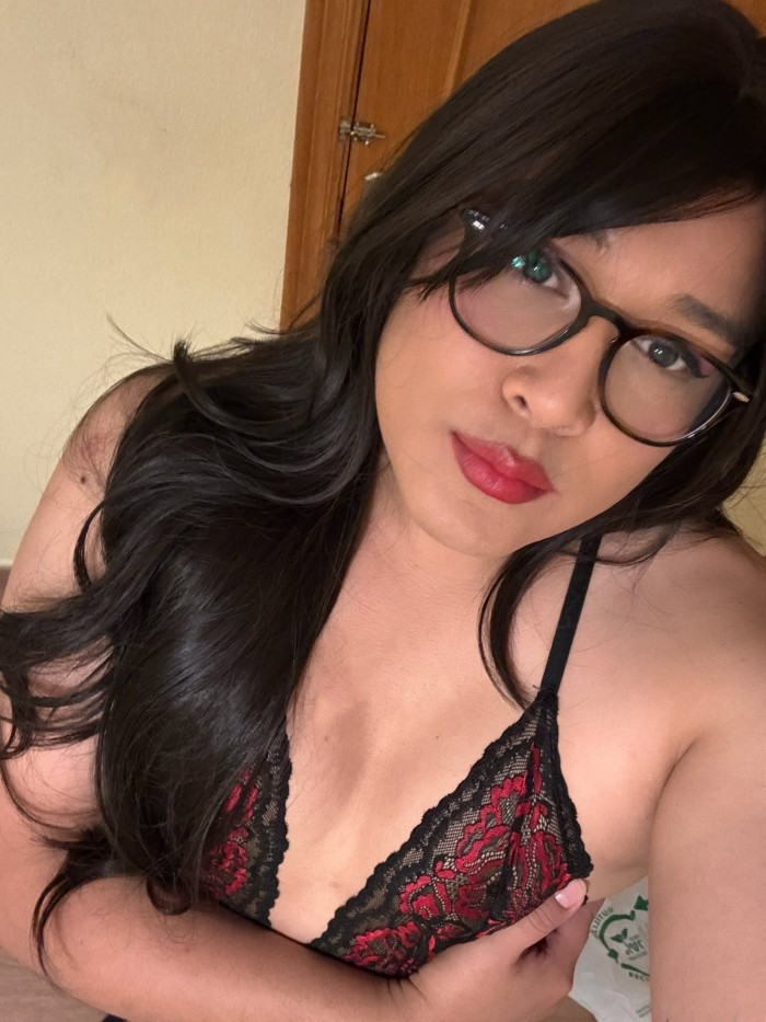 Guarra muy cachonda y fogosa en Salou sexo a tope