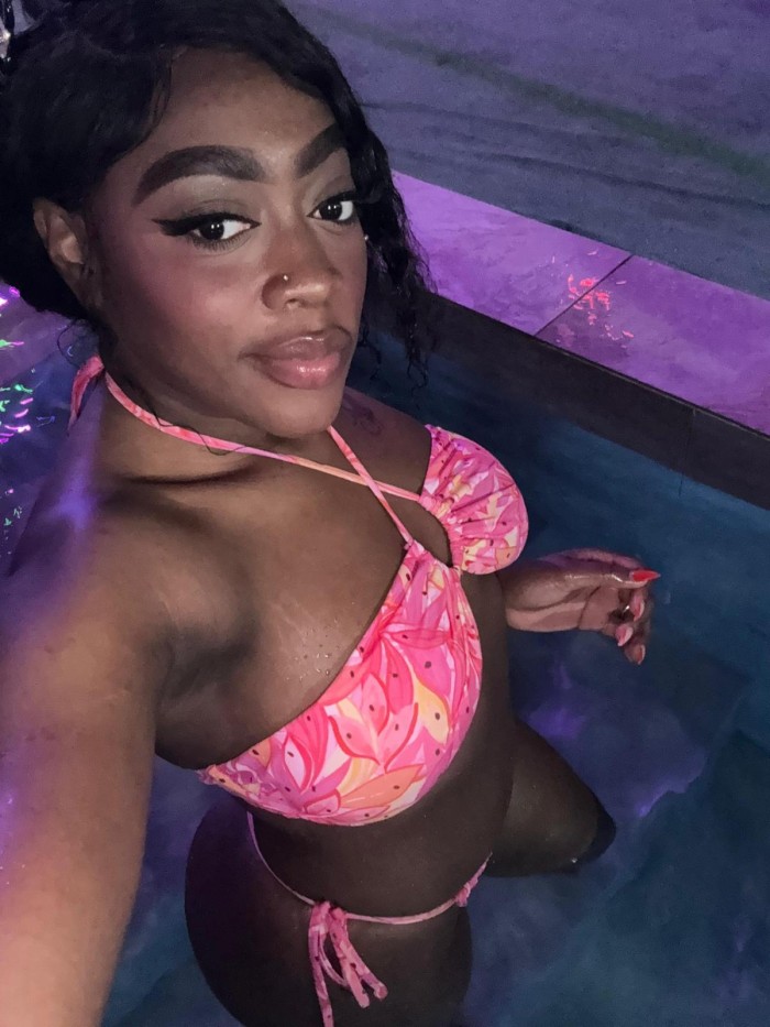 MULATA JOVEN BUSCA QUIEN LA FOLLE 24 HORAS