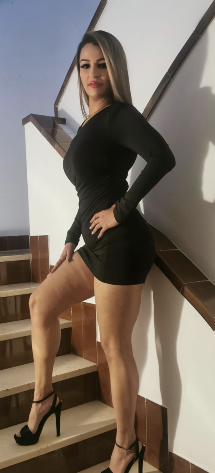 SABRINA: UNA DIOSA BRASILEÑA CALIENTE EN VIGO