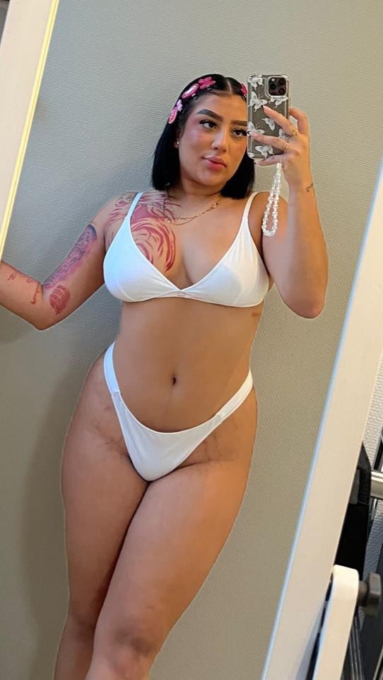 SOY LA JOVEN QUE BUSCAS PARA FOLLAR