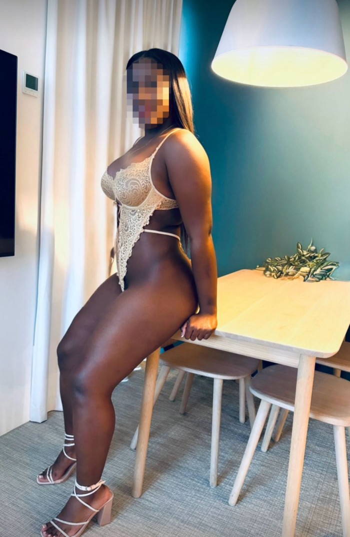 SOY DEMASIADO AMOROSA Y CALIENTE