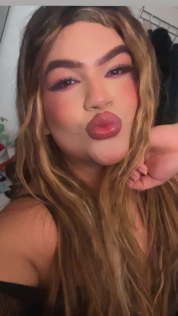 LATINA CACHONDA FIESTERA SIN LÍMITES