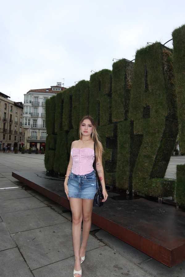 Joven española independiente POCOS DÍAS VITORIA