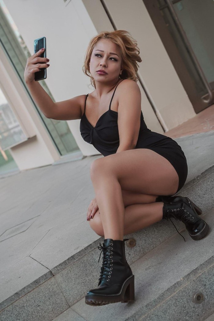 SUPER NOVEDAD SOFIA EN MANRESA! MADURITA RUBIA COLOMBIANA
