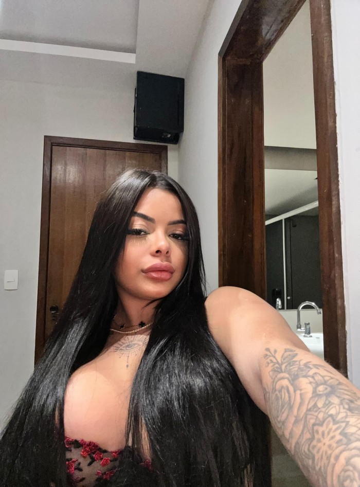JOVEN Y ENCANTADORA COMPAÑÍA BRASILEÑA 24H.