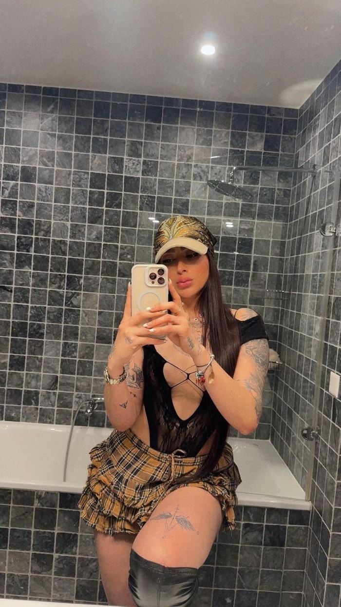 LORENA ROUSS
