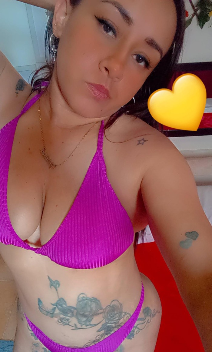 COLOMBIANA DULCE Y APACIONADA