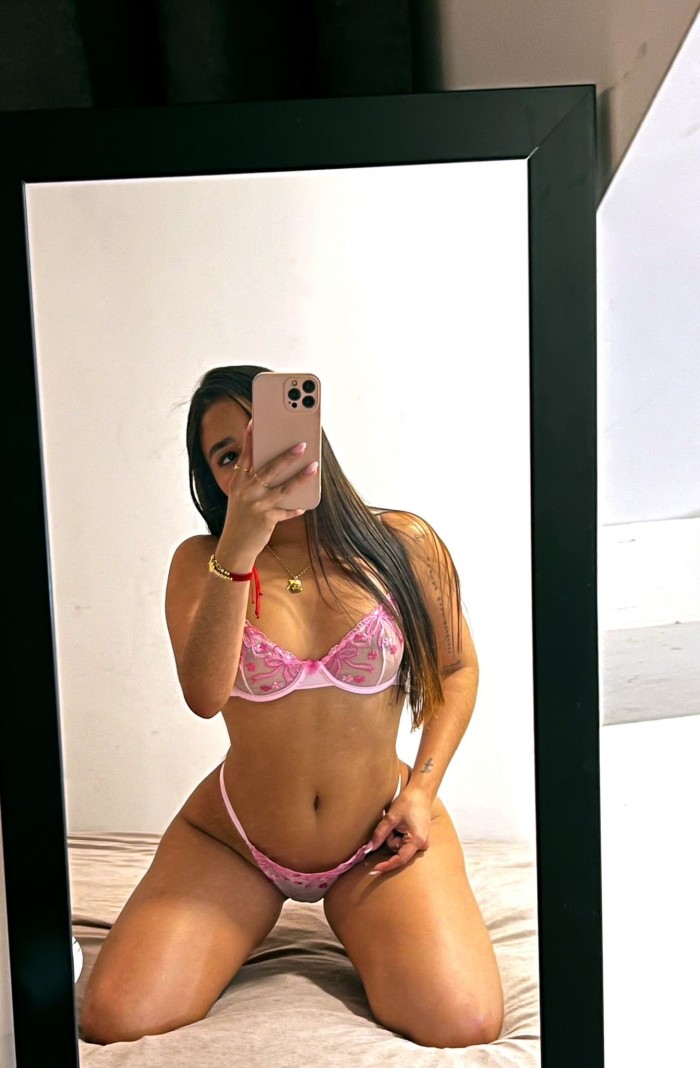 Hermosa Colombiana bastante cachonda de buen rollo