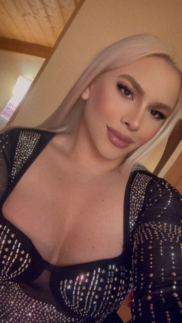 TRANS DIVINA, FIESTERA Y MUY CALIENTE