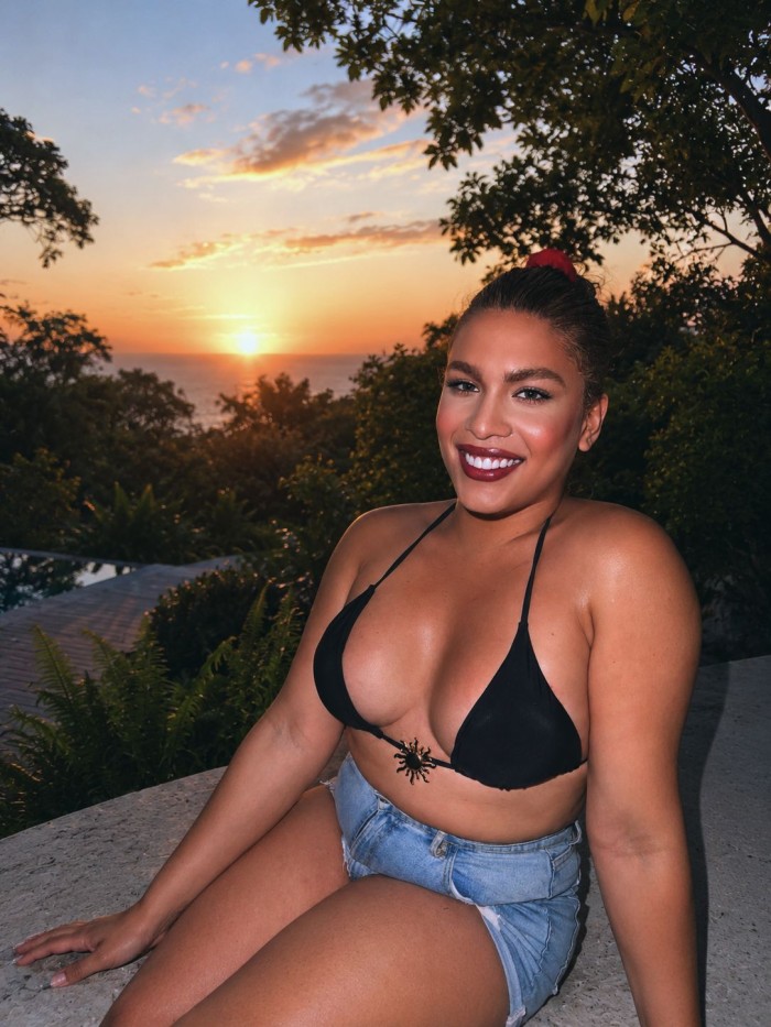 TRANS DIVINA, FIESTERA Y MUY CALIENTE