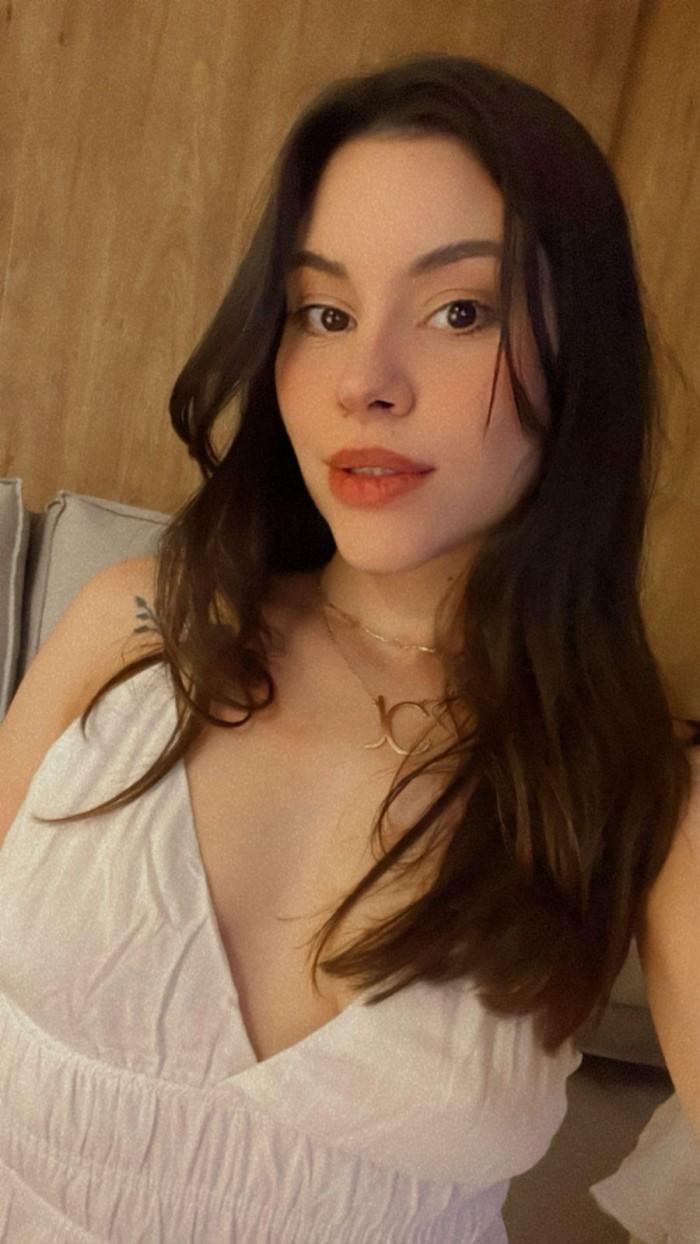 TANIA LATINA FOGOSA/BESOS CON LENGUA/FRANCES NATURAL