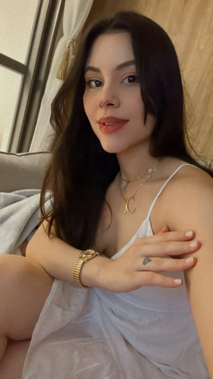 TANIA LATINA FOGOSA/BESOS CON LENGUA/FRANCES NATURAL