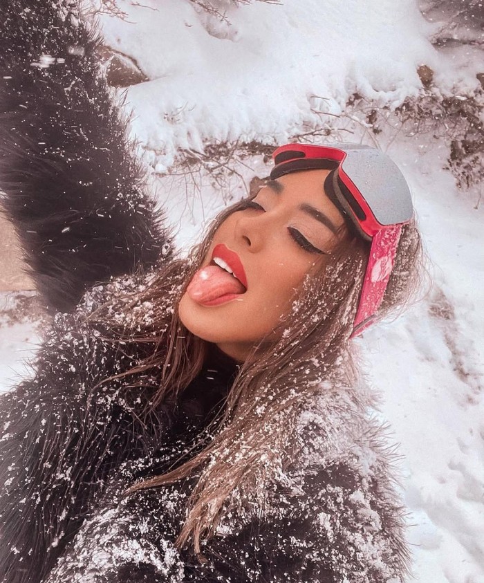 CARMEN MODELO VIP /BESOS CON LENGUA /FIESTERA 24/7