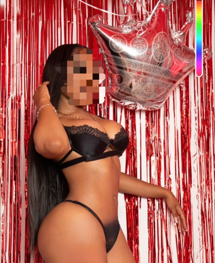 Morenaz colombiana muy guapa – El Arenal