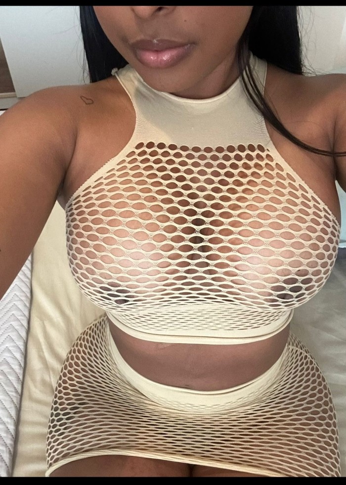 Morenaz colombiana muy guapa – El Arenal