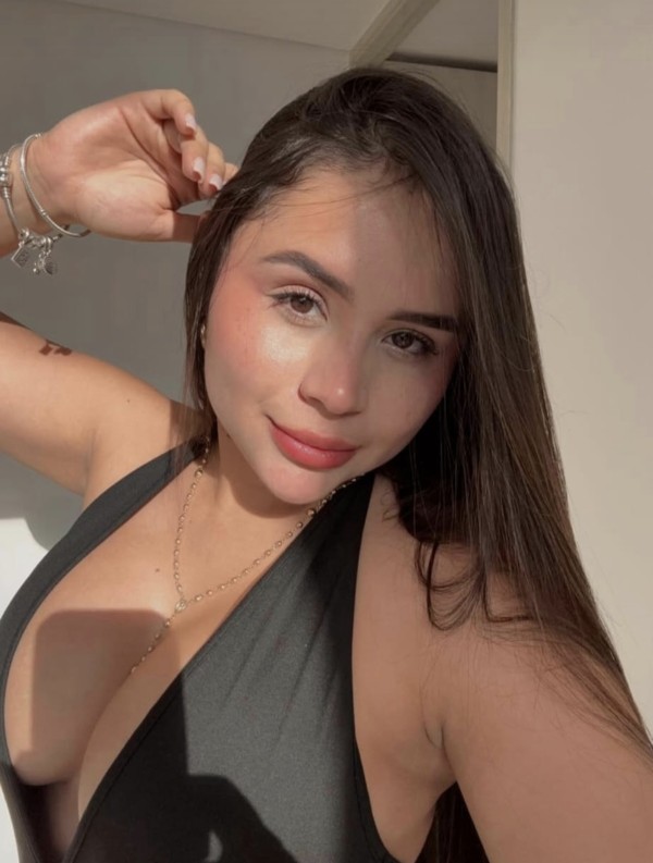 Pamela sere tu putita traviesa y complaciente fiestera trio y mas