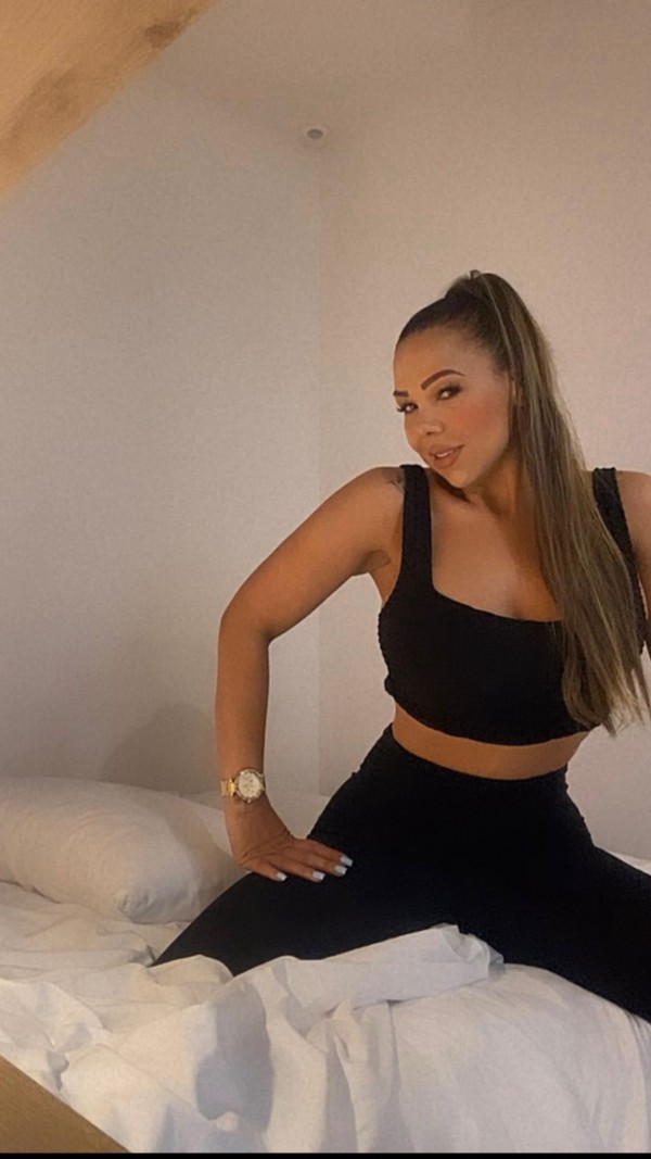 Colombiana exótica, sexy y muy complaciente
