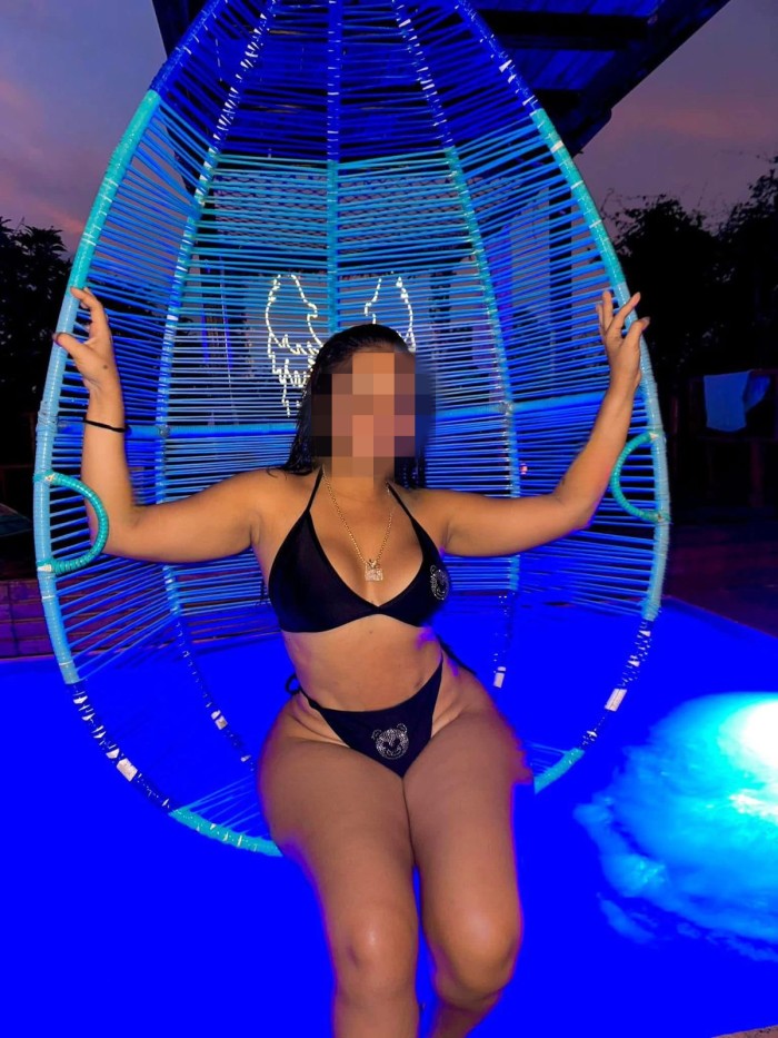 COLOMBIANA ELEGANTE Y CARIÑOSA EN ZAMORA 24H