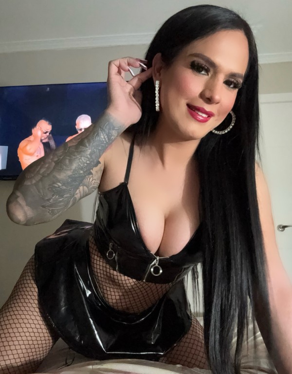 OLENKA CHICA TRANS BOMBÓN EN TU CUIDAD.