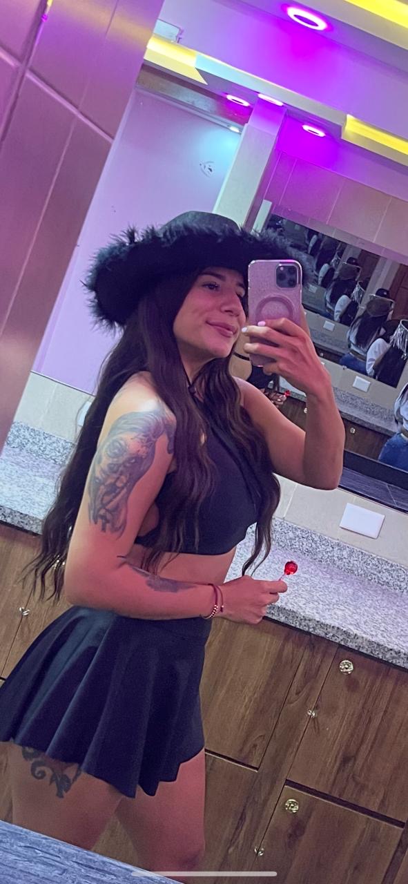 HANNY MORBOSA , FIESTERA Y NINFOMANA