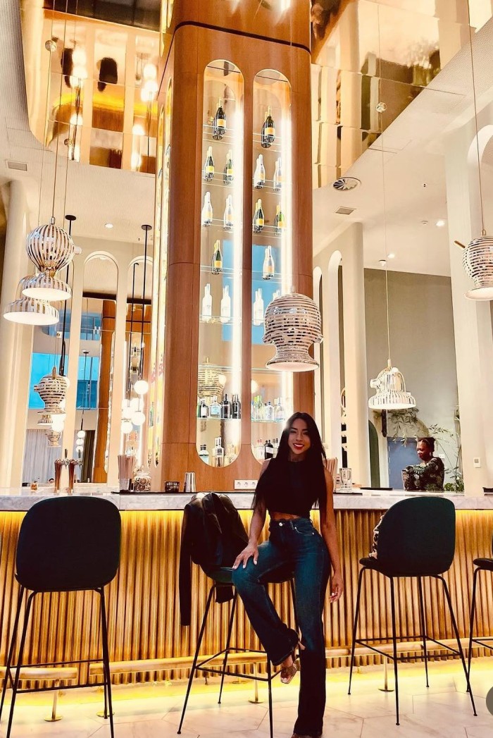 ESCORT SEXY CURIOSA MUY ATRACTIVA E IMPLICADA 24H