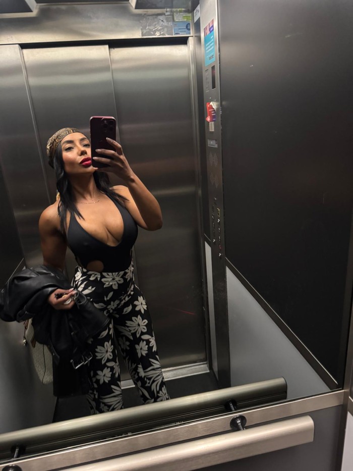 ESCORT SEXY CURIOSA MUY ATRACTIVA E IMPLICADA 24H