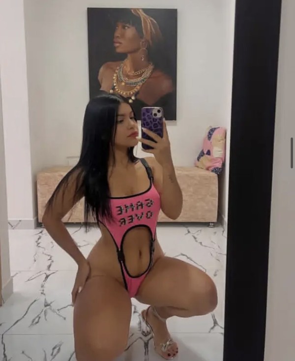 VALENTINA JOVENCITA DE 18 AÑOS MORENA