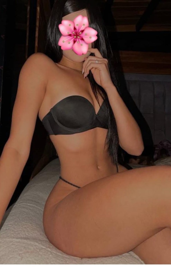 Latina cachonda