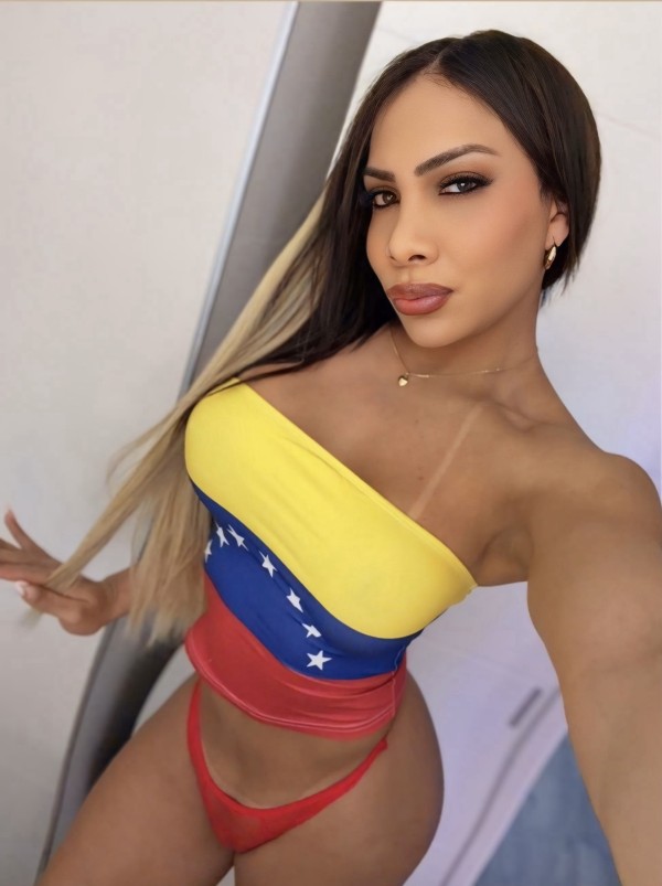 NENA CARIÑOSA SERVICIO A PAREJAS Fiestera
