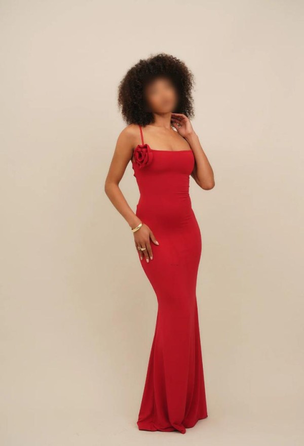 naomy divina piér canela disponible en salou