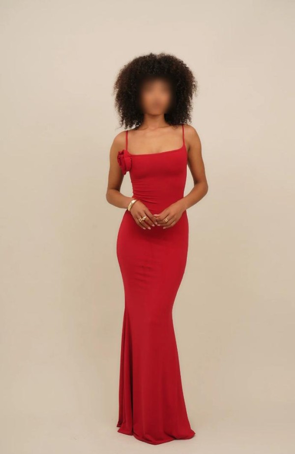 naomy divina piér canela disponible en salou