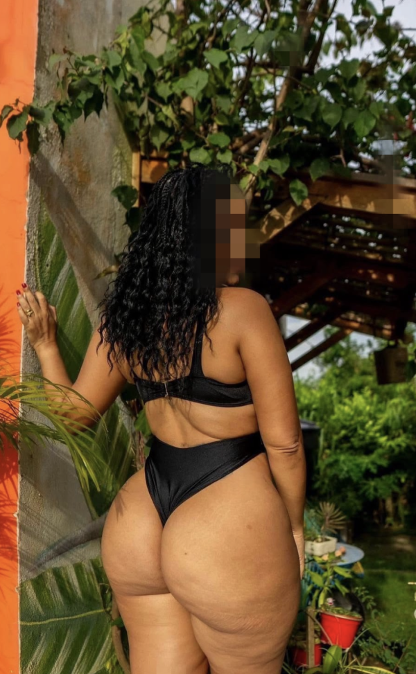COLOMBIANA ELEGANTE Y CARIÑOSA EN ZAMORA 24H