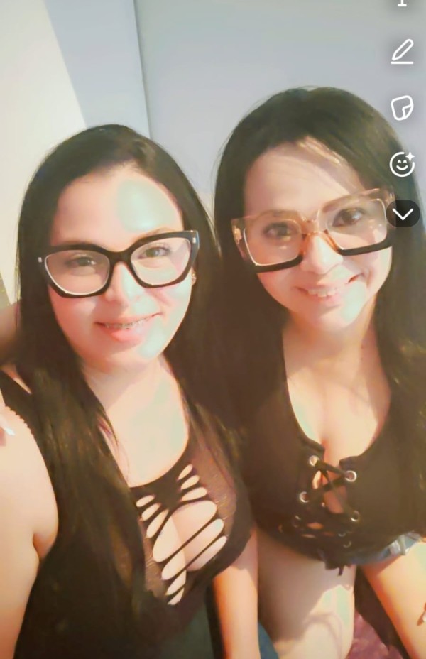 FIESTERA ARDIENTE Y MUY COMPLACIENTE… TODOS LOS SERVICIOS