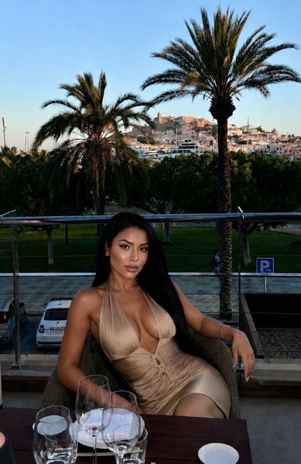 SOFIA: Elegancia y Pasión Inolvidable