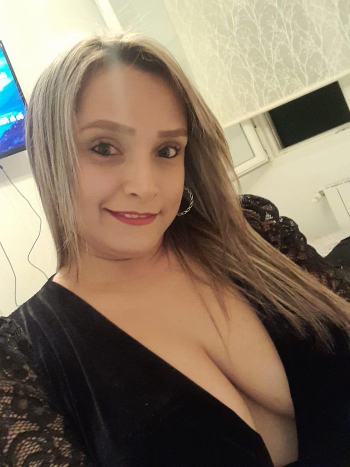 EN BILBAO CAPITAL FULL CACHONDEO ME COMERAS DURO