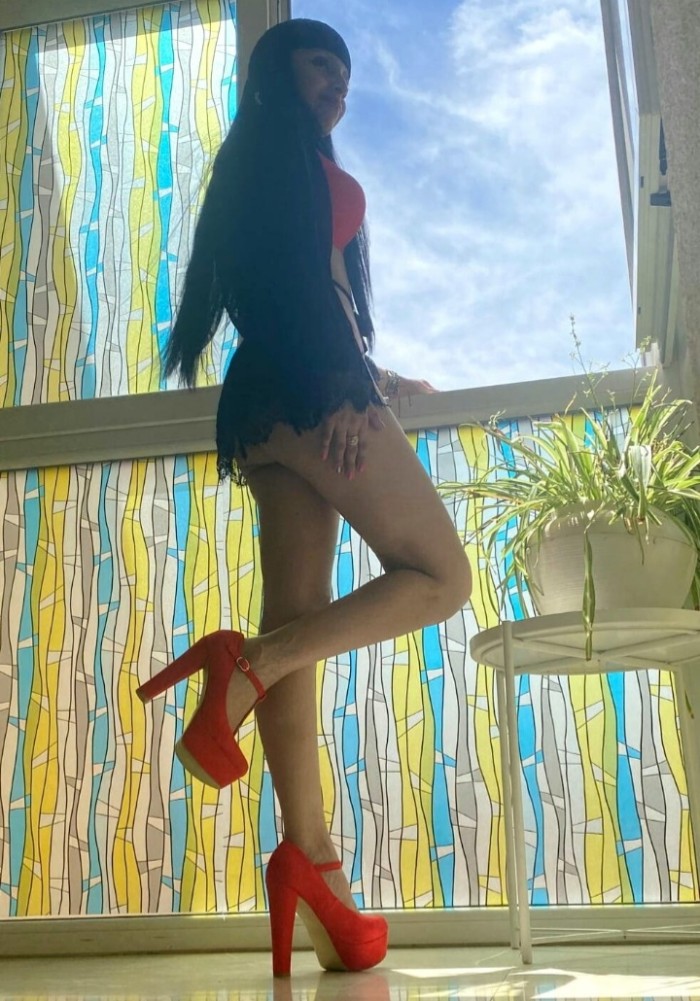 SOY LAURA ESPAÑOLA 23 SALOU PLAYA TB SALIDAS