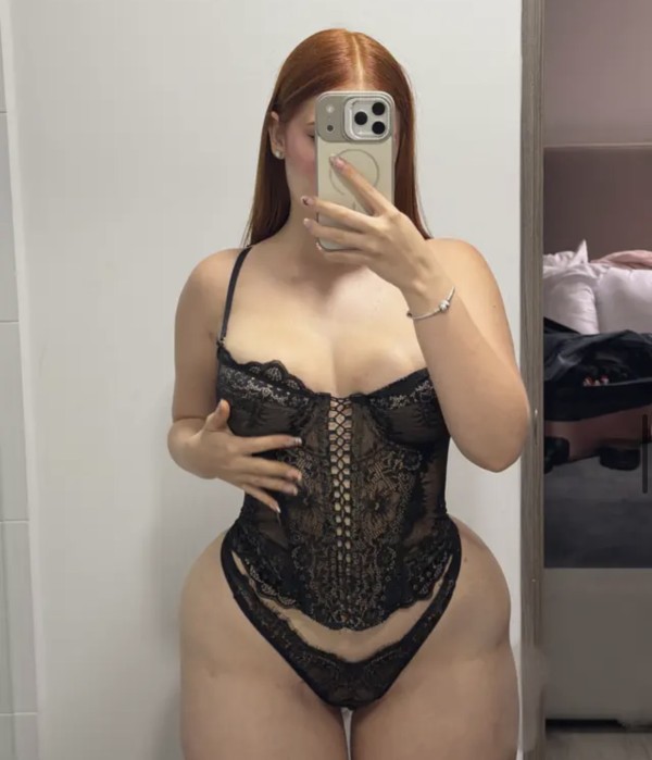 NICKOL JOVEN RUBIA FIESTERA NUEVA EN LA ZONA