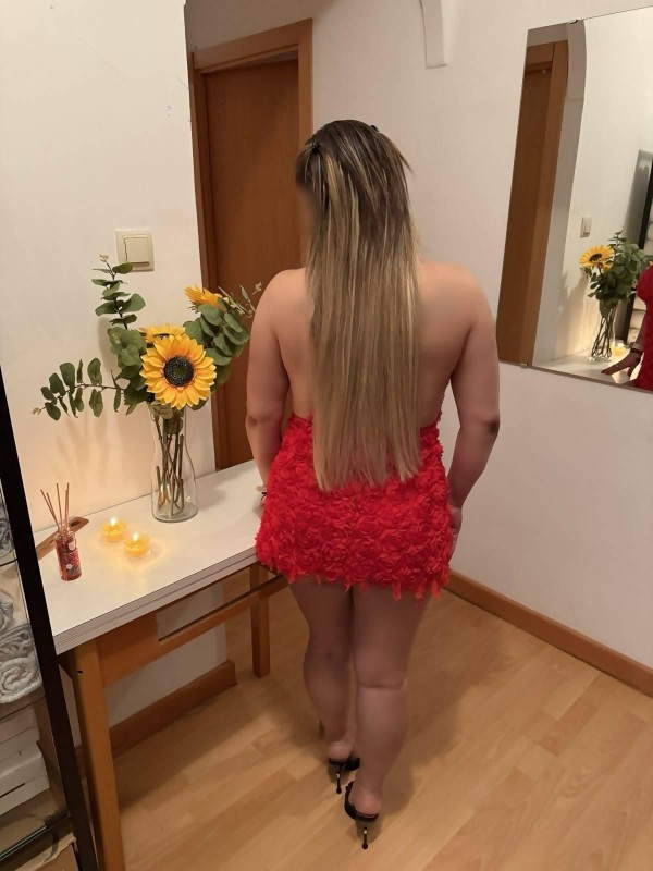 DESEOSA BOMBA DE SEXO COMPLACIENTE DISPUESTA
