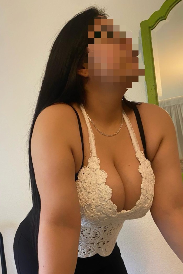 VALENTINA EXUBERANTE GUAPA SEXY JOVENCITA