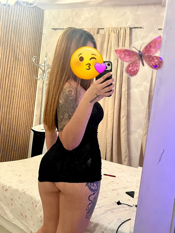 Hola soy zarita una chica muy alegre y sexy