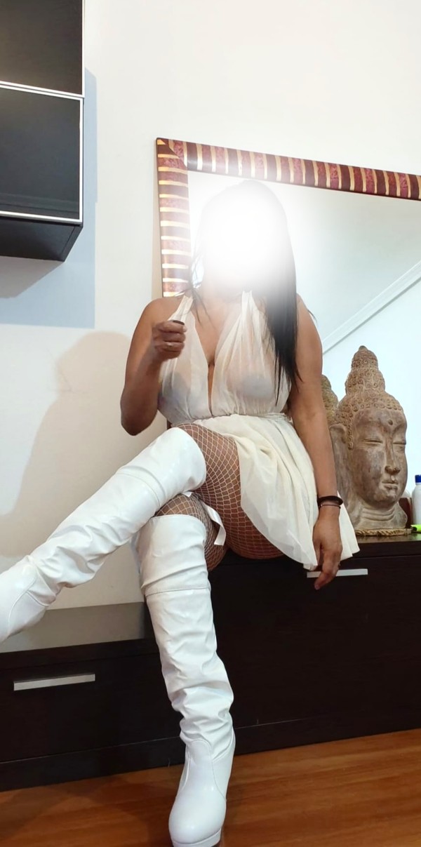 Ven a ver esta mamasota hermosa
