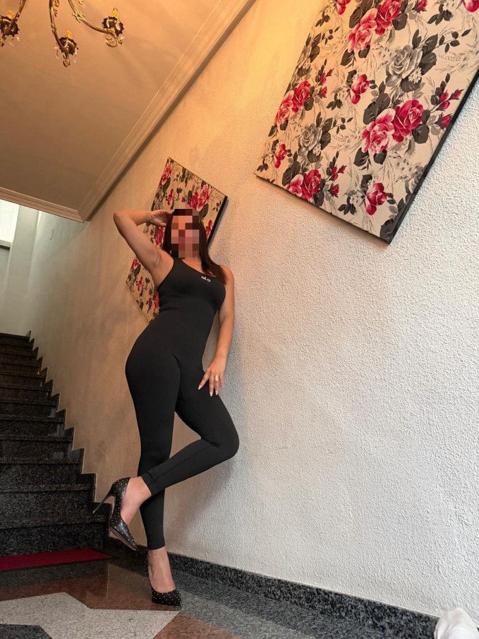 CHICA ENCANTADORA DISPUESTA A DARLO TODO NOVEDAD