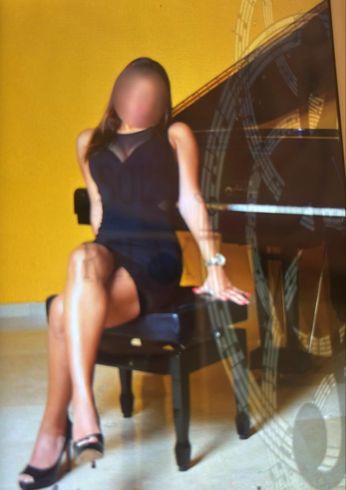 CHICA ENCANTADORA DISPUESTA A DARLO TODO NOVEDAD